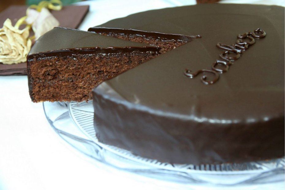 Классический шоколадный торт в мультиварке
